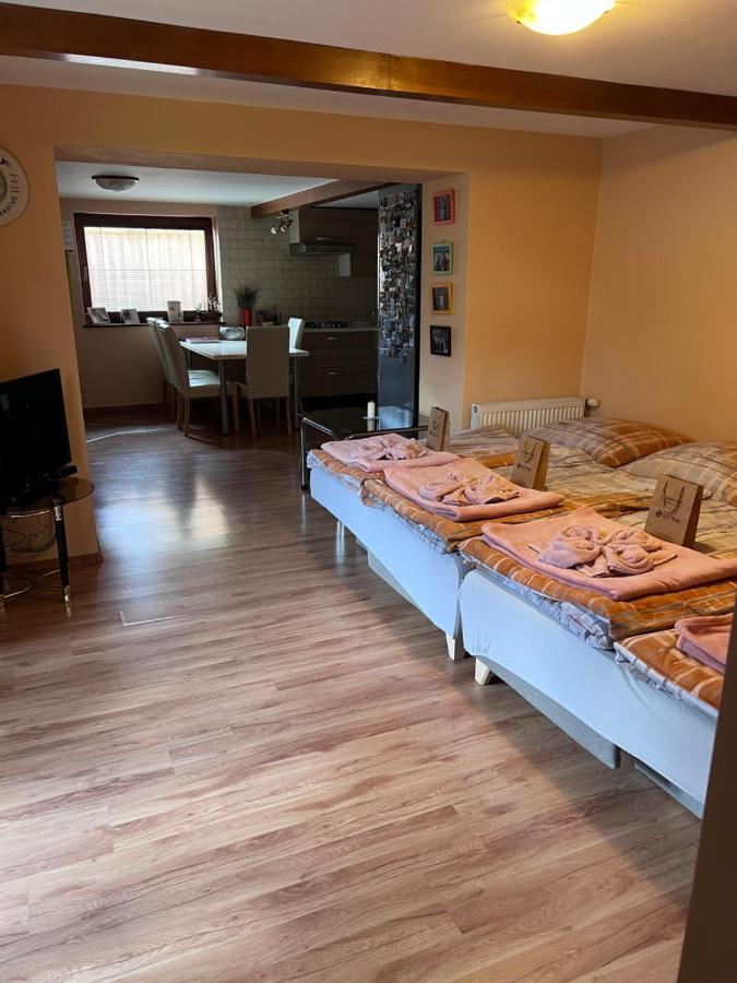 Dafinka Apartman Besztercebánya Kültér fotó